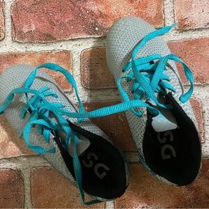 DSG soccer cleats boys size 9